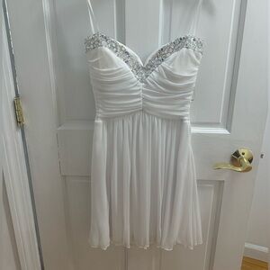 Windsor White Mini Dress - Sparkly with Sweetheart Neckline - NWT - Size: 9/M/L